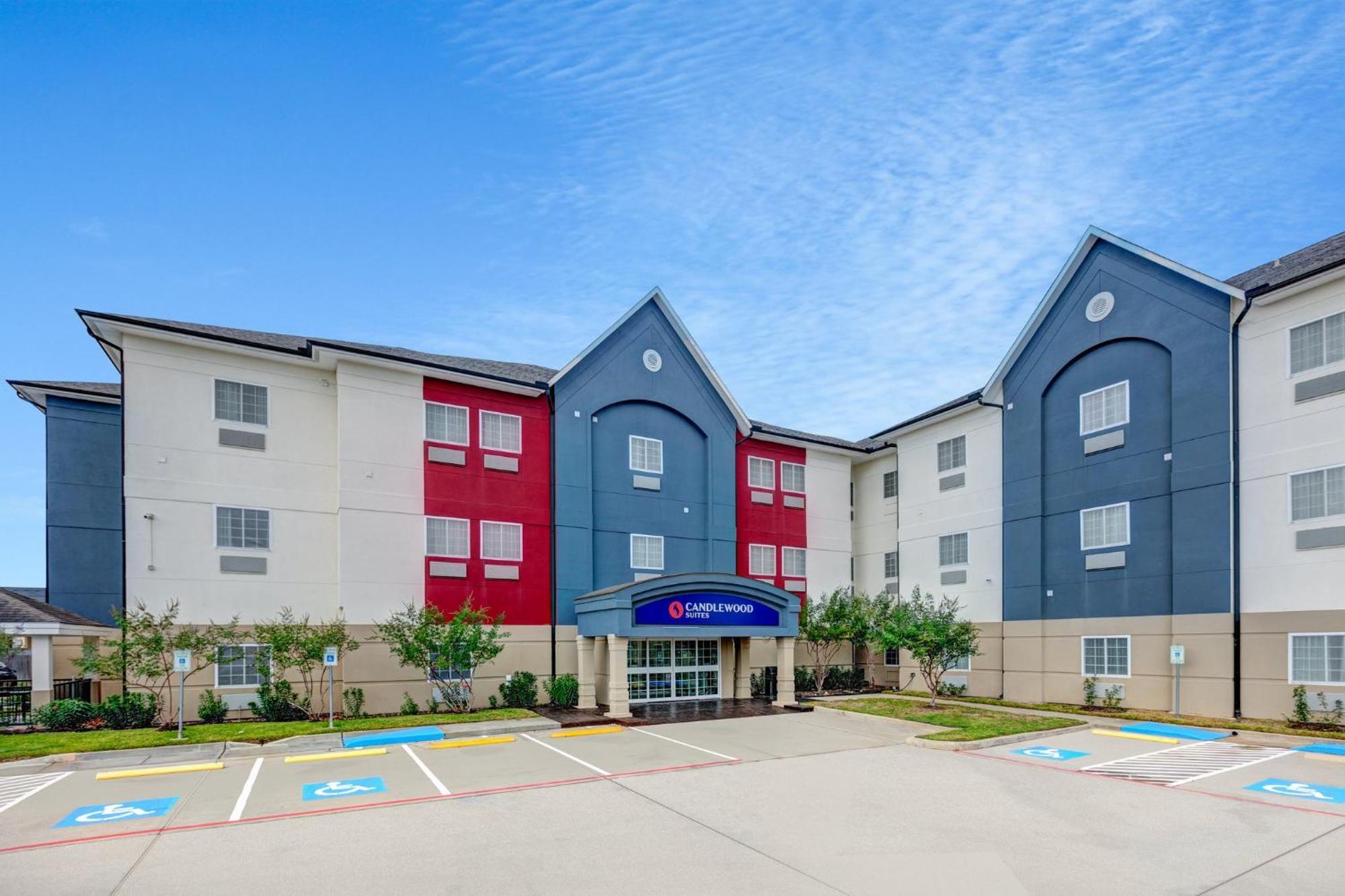 Candlewood Suites Lake Jackson By Ihg Exterior photo