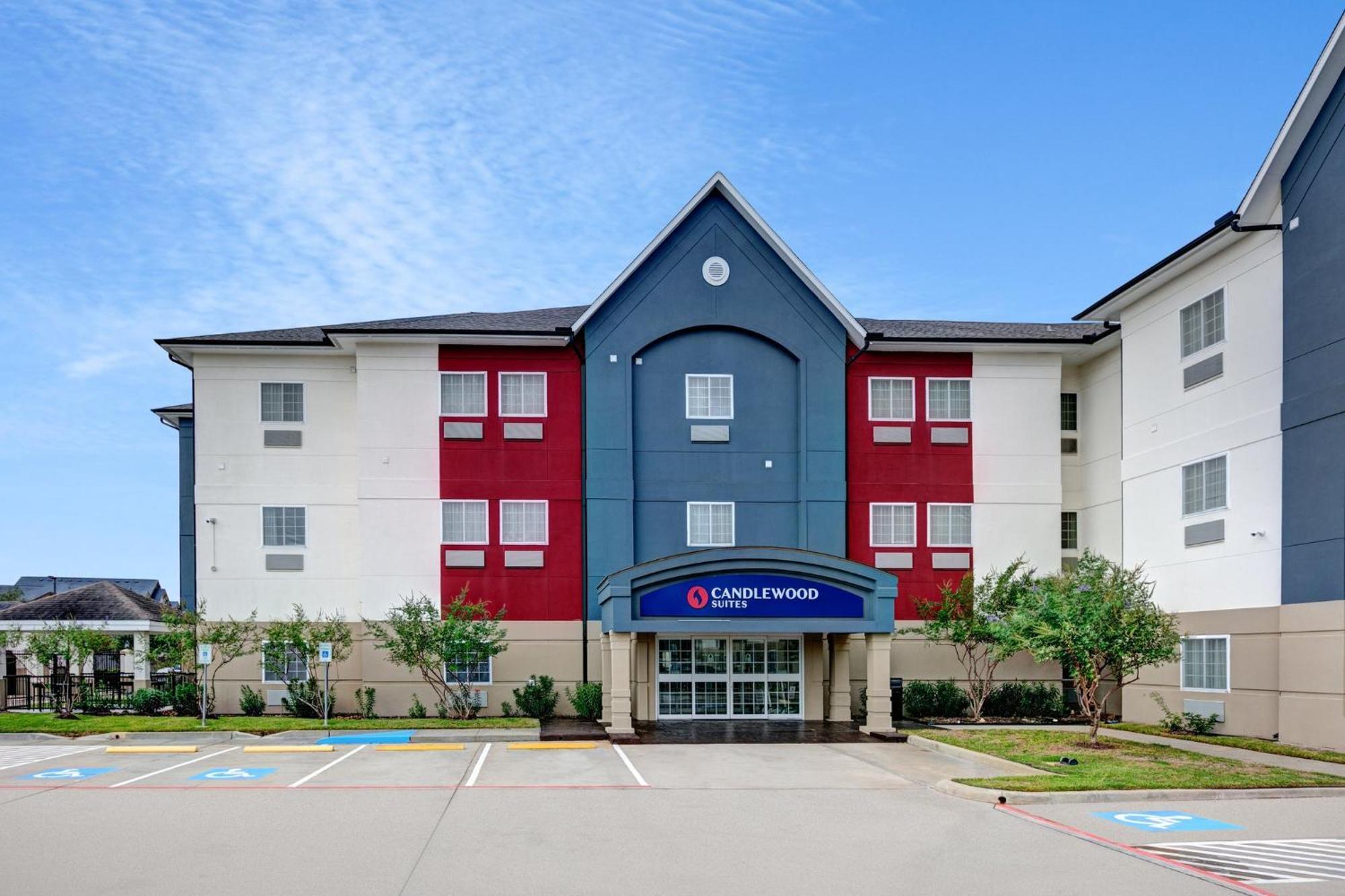 Candlewood Suites Lake Jackson By Ihg Exterior photo