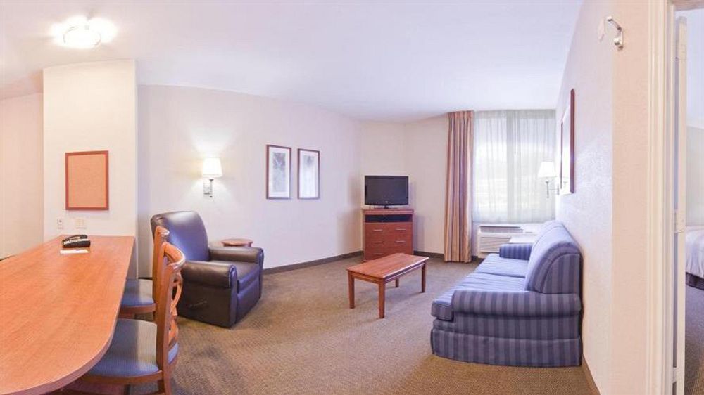 Candlewood Suites Lake Jackson By Ihg Exterior photo
